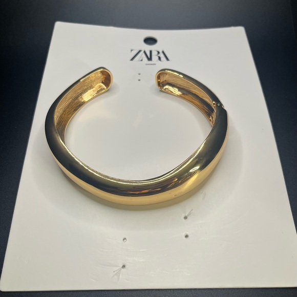 Zara Jewelry - ZARA Chunky Gold statement necklace/ thick choker necklace